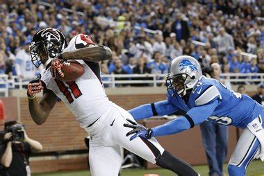 Julio jones is one of the most prolific wide receivers in nfl history, but the atlanta falcons star player somehow didn't catch a touchdown pass all season long. NFL Report: Julio Jones scores toe-tapping touchdown for ...