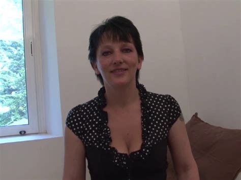 Ascenseur dont les câbles de traction sont entraînés par adhérence dans les gorges de la poulie motrice de la machine. Elle Baise En Ascanseur / baiser avec une infirmière des ...