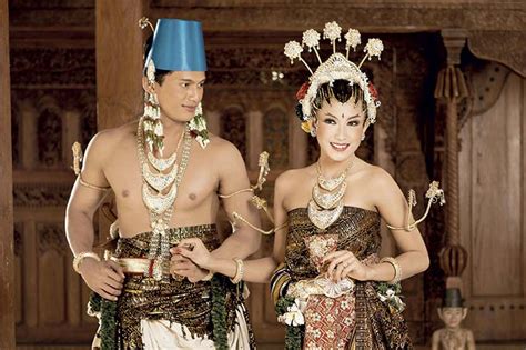 Maybe you would like to learn more about one of these? Ini Berbagai Jenis Pakaian Adat Jawa Tengah yang Penuh dengan Makna | BukaReview