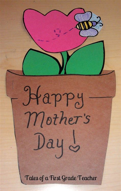 Maybe you would like to learn more about one of these? Mother's day Craftivity-Card for mom. | Mothers day, First grade teachers, Day