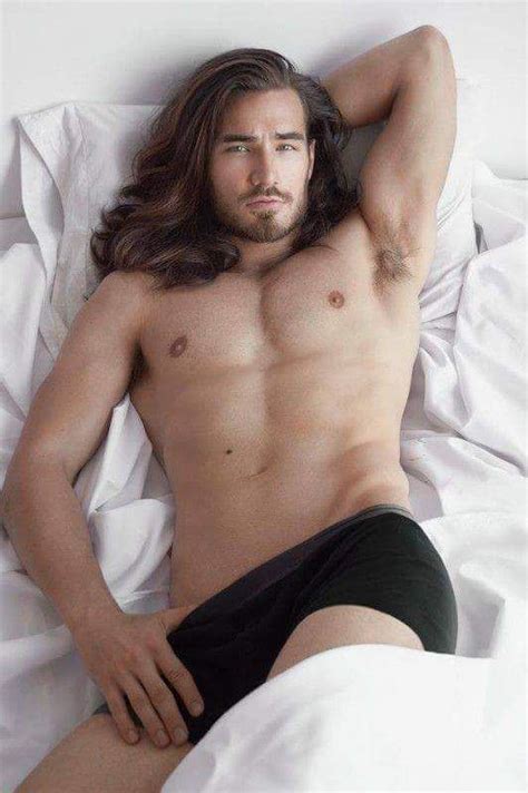 While any guy can rock long hair, guys who have naturally straight or wavy hair have the best basis for length without too many strays and flyaways. Pin on Hotties with Long Hair