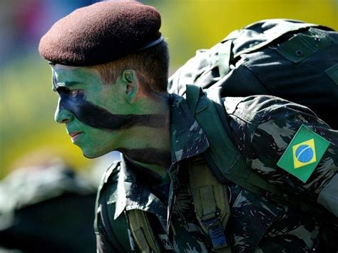 Soaking in panoramic views of the city of rio de janeiro, beaches, and the atlantic ocean. Bandeira Do Brasil Emborrachada Padrão Rue Para Uniforme ...