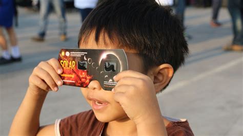 Melihat dengan langsung kearah fotosfer matahari (bagian cincin terang dari. Gerhana Matahari Cincin Hiasi Langit Indonesia di Akhir ...