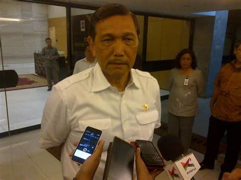 Saat ini ia menjabat sebagai menteri kordinator bidang kemaritiman dan investasi di pemerintahan. Luhut Ingin Permasalahan HAM Masa Lalu Selesai Tahun Ini ...