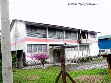 Rajawali homestay (semi d house), taman rajawali, kalumpang, 3. .: Kembara Pekan Terpencil 3 : Pekan Behrang Stesen