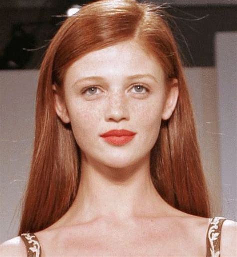 You are seeing this message either because your flash player is outdated or because your browser does not support html5 player. Cintia Dicker (With images) | Hair inspiration color ...