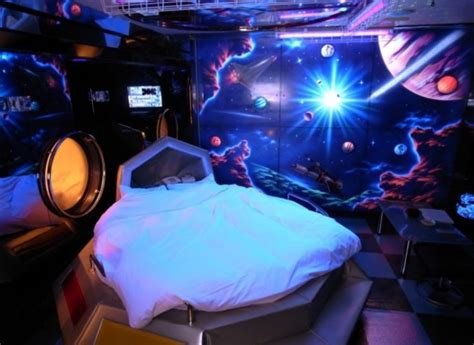 Jump on board your spaceship and explore a universe filled with rockets, robots, spaceships, planets, galaxies, aliens, moon and stars. Wonderful Space Theme Room Design For Children - TSP Home ...