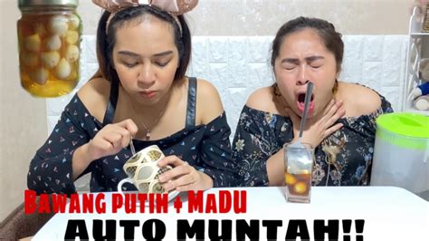 Bawang putih tunggal, atau juga disebut dengan bawang putih lanang, merupakan salah satu jenis bawangputih yang hanya terdiri dari satu suing. BAWANG PUTIH TUNGGAL TAMBAHKAN MADU!! RASANYA? - YouTube