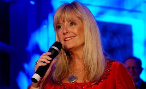 Lyrics for top songs by hanne krogh. Et vinterhvitt vidunderland - Hanne Krogh - Norsk Karaoke AS