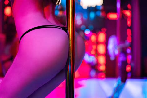 In unserem laufhaus neunkirchen in niederösterreich, können unsere gäste die heißen damen direkt in ihren appartements besuchen und ihre erotischen dienste in anspruch nehmen! Nachtclubs Innsbruck: Die besten Bordelle & Tabledance Bars