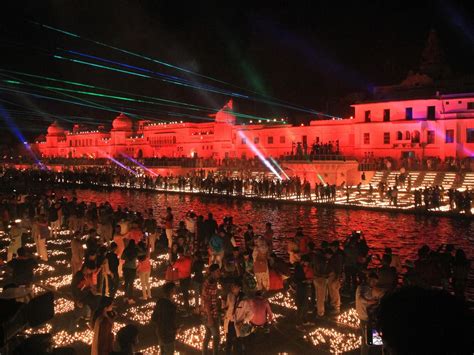 India celebrates Diwali amid pandemic and pollution fears ...