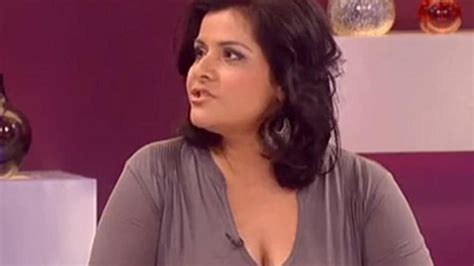 With akshay kumar, katrina kaif, rishi kapoor, clive standen. Nina Wadia 2005-06. | Nina wadia, Loose women, Nina