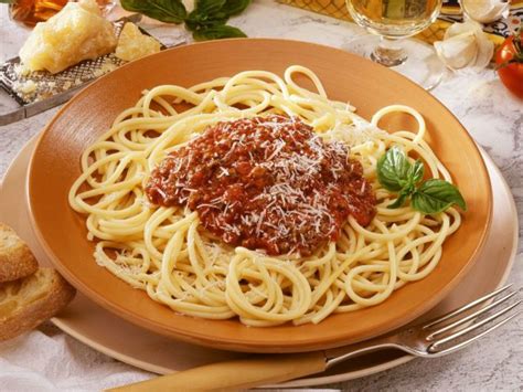 Rebus mie spaghetti hingga matang kemudain angkat dan tiriskan. Spaghetti Dengan Resep Dan Cara Membuatnya Yang Sederhana
