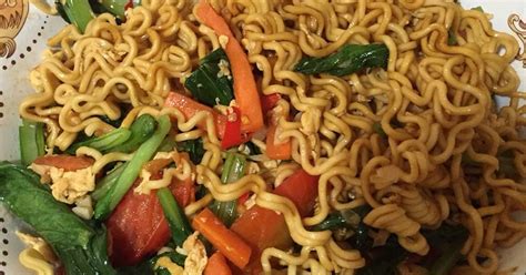 Kamu dapat menggunakan mi instan supaya lebih praktis. Resep Mie Nyemek Untuk Bumil. / Resep Kwetiau Goreng ...