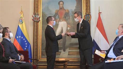 Así que me gustaría que usted va a ser capaz de esperar lo mismo que hasta ahora espera de mí. Canciller Arreaza recibió credenciales del nuevo jefe del ...