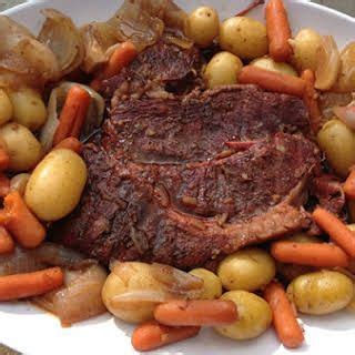 Lipton onion soup mix, beef brisket, water, salt, black pepper and 5 more. Brisket With Lipton Onion Soup : Passover Brisket | Recipe ...