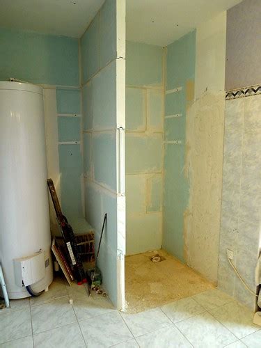 La salle de bain au mur de verre. Sommières Dépannage Plombier Electricien Couvreur: cloison ...