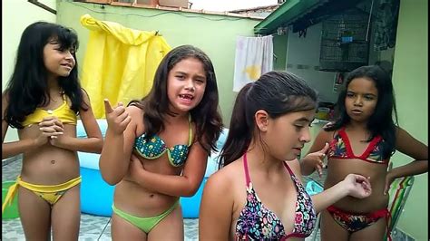 Meninas de biquni fio dental ao sol.menina meninas de 10 anos fudendo; MENINAS BRINCANDO DE GINCANA NA PISCINA - YouTube