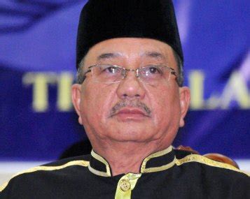 Datuk seri panglima haji lajim ukin (sündinud 15. Panas : Lajim Kana "TAMPAR" Oleh Adiknya Sendiri - Blog ...