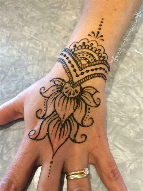 I love the way it all comes together to permanent henna! What I've been painting lately... | Henna tattoo designs ...