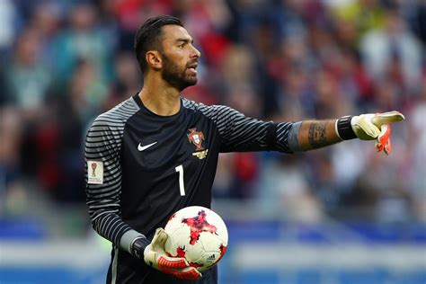 Chelsea's coach jose mourinho shack hands with sporting's goalkeeper rui patricio (photo by carlos rodrigues/getty images) since arriving, patricio has consistently shown his class and has reminded many why he has so often been in the conversation amongst europe's best goalkeepers. Rai Sport annuncia: "Rui Patricio sta svolgendo le visite ...