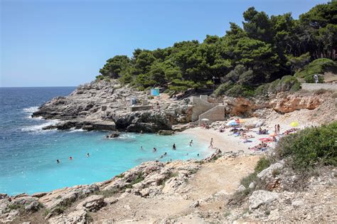 Kroatien hat viele sehr schöne sandstrände, die meisten dieser beliebten strände befinden sich in dalmatien und auf den kroatischen inseln. Rovinj: Kroatiens Schönheit | Urlaubsguru.de