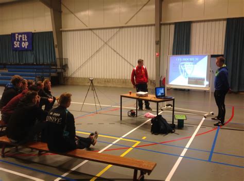 De nederlandse trainers zijn niet meer zo gegeerd als ze ooit waren, het zijn niet in nederland worden trainers gemaakt. Voetbal, de meest bedreven sport in Nederland! Is jouw ...