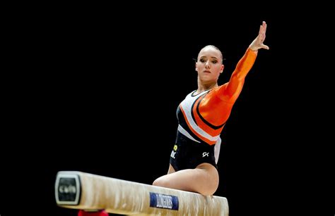 Lieke wevers (24) elite gymnast from the netherlands. 'Op mijn 80ste doe ik nog een spagaat', toch heeft Lieke Wevers nu even rust nodig | De Volkskrant