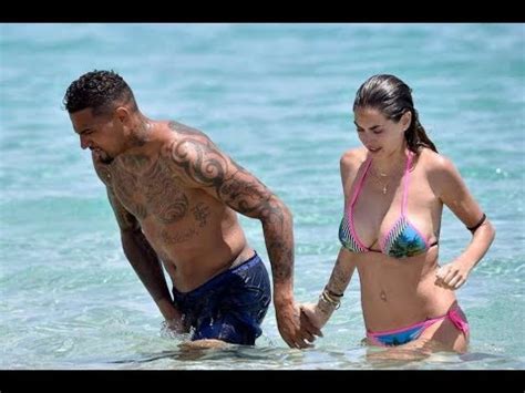 Hot wives and girlfriends is a site dedicated to the hot wife lifestyle. Top 10 Football Players Hot Wives And Girlfriends (WAGS ...
