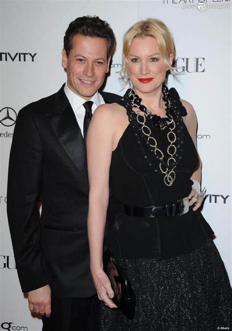 Alice evans (*aug 2, 1971) + ioan gruffudd (*oct 6, 1973). Ioan Gruffudd et Alice Evans lors de la soirée Art Of ...