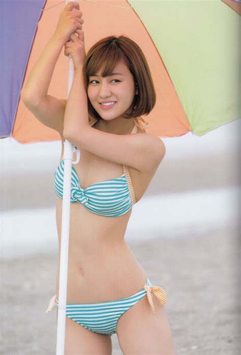 At age 6, she auditioned for hello! ℃-ute萩原舞さんがドスケベえええええな水着姿を晒してる ...