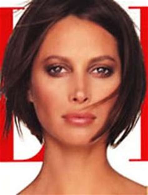 Complements the shape of her face? christy turlington short hair - Google Search | Hair ...