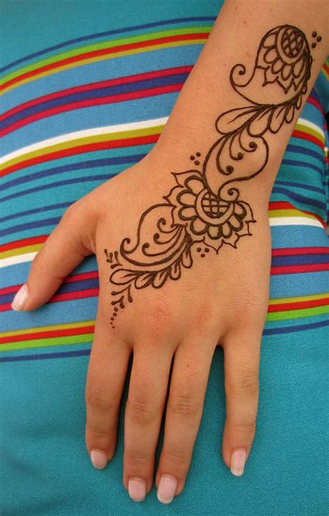 For those of you who like henna that is not complicated, we provide alternative models of simple yet elegant and attractive. 30 Very Simple, Easy & Best Mehndi Patterns For Hands & Feet 2012 | Henna Designs For Beginners ...