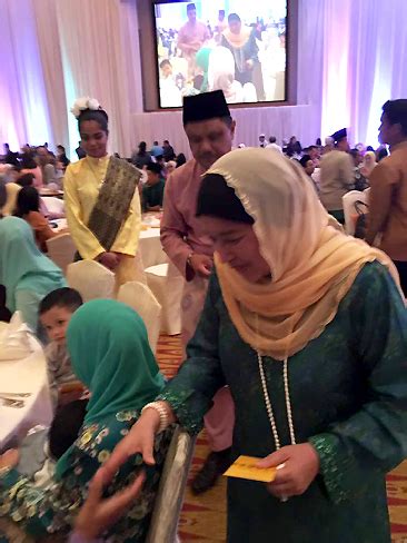 Ikuti terus update info & berita terbaru lainnya di vidio. Maybank Corporate Hari Raya Open House