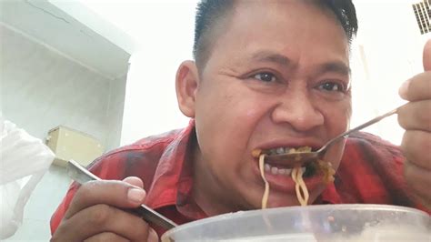 Bakso jumbo dan mie ayam ekstra buatan pak pendek. Makan bakso rudal mantaaap gaes manyoooos - YouTube