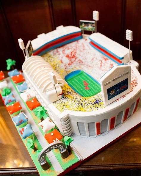 Want to learn and enjoy the art of piped royal icing flowers? Ole Miss stadium, Ole Miss Groom's cake, Baton Rouge ...
