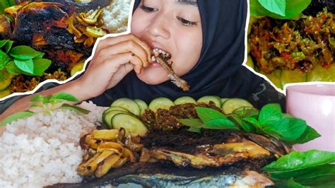 TULANGNYA DIMAKAN?!! MUKBANG IKAN BAKAR PLUS NASI SAMBEL ...