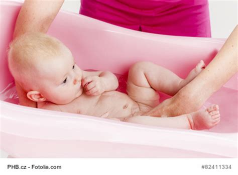 Diese sollte nach möglichkeit der körpertemperatur des falls ihr euer baby baden möchtet, dann eignet sich dafür eine spezielle babybadewanne, und zwar am besten eine, die etwas größer ist. Das Waschen und Baden des Babys