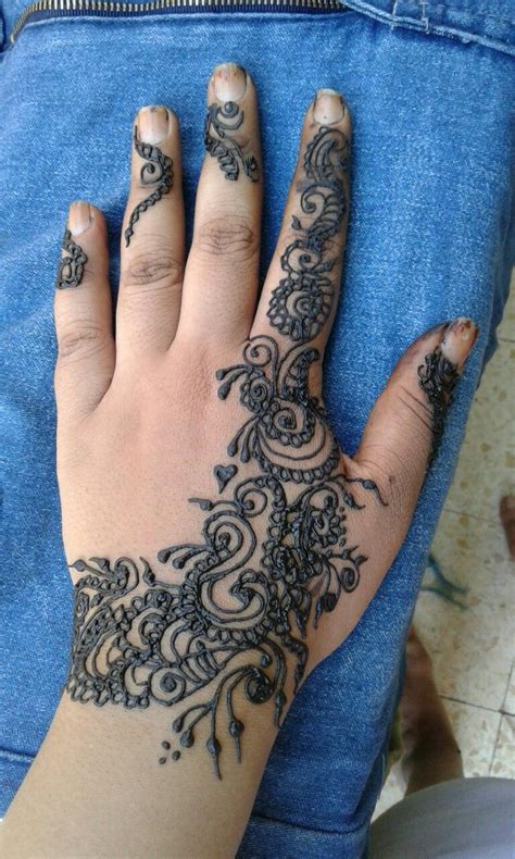 We offer outstanding quality face painting, body painting, airbrush face art, organic henna tattoos, airbrush tattoos and more for corporate events and private parties. #art #henna #hennaart #mehindi #artist #tatto #tattoart # ...