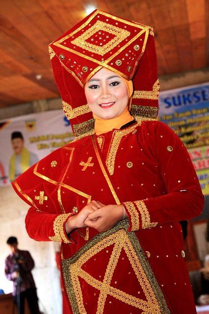 34 provinsi di indonesia beserta pakaian, tarian, rumah adat, senjata tradisional, suku dan bahasa daerah. 34 Pakaian Adat Indonesia dari Seluruh Provinsi Lengkap ...