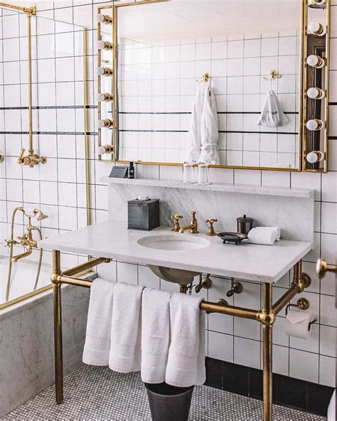 Fifty genius small bathroom decorating and layout ideas, design tricks, and more to make the most of even the tiniest spaces. 10 Trendy Spots to Take the Perfect Bathroom Selfie ...