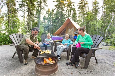 Découvrez nos camps, bulles, yourtes, chalets et notre nouveautés le cosy bubble. Prêt-à-camper - Camping - Sépaq