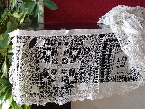 French Oddities: Filet Embroidery Block Bag