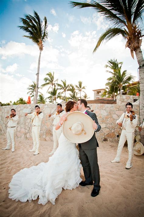 Canciones para volver con tu pareja. 15 Canciones Románticas de Mariachi | El Blog de una Novia