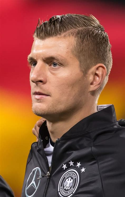 Offizielle facebook seite von toni kroos, fußballer bei real madrid und in der. Toni Kroos Die Mannschaft | Toni kroos, Soccer players ...