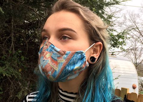 Dry skin can be irritating and unsightly, but you can make a homemade face mask to moisturize and soothe your skin. Make your own face mask: DIY crafting tutorials ...