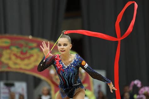 Аверина дина и арина россия 1998,averina dina and arina russia 1998. Золотые медали завоевали российские гимнастки | Москва.Центр