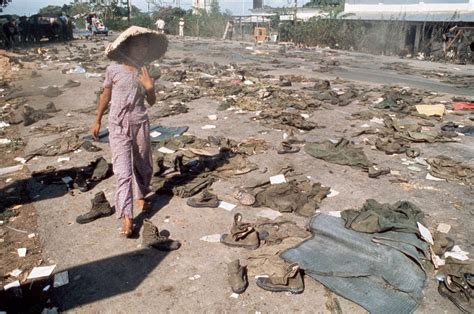 Fall of saigon and operation frequent wind by april 25th, 1975, after the nva captured phuoc long city, quang tri, hue, da nang and hue, the south vietnamese army had lost its best units, more than a third of its men, and nearly half its weapons. 75 Color Photographs That Capture the Fall of Saigon in ...