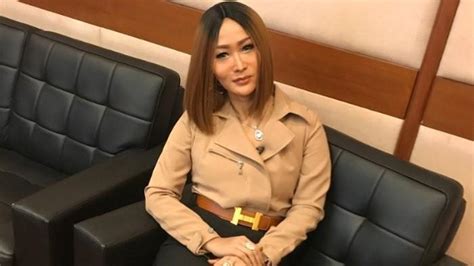 Villa ini dapat menampung hingga 9 orang dan tersedia juga berbagai 5 jenis kamar untuk berbagai kapasitas. Sukses dengan Karirnya di Ibu Kota, Intip Kamar Mandi Bak ...