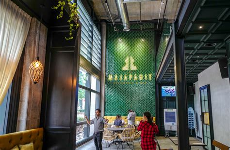 Hubba hubba is a nice place to go for lunch or for an evening meal. The Majapahit